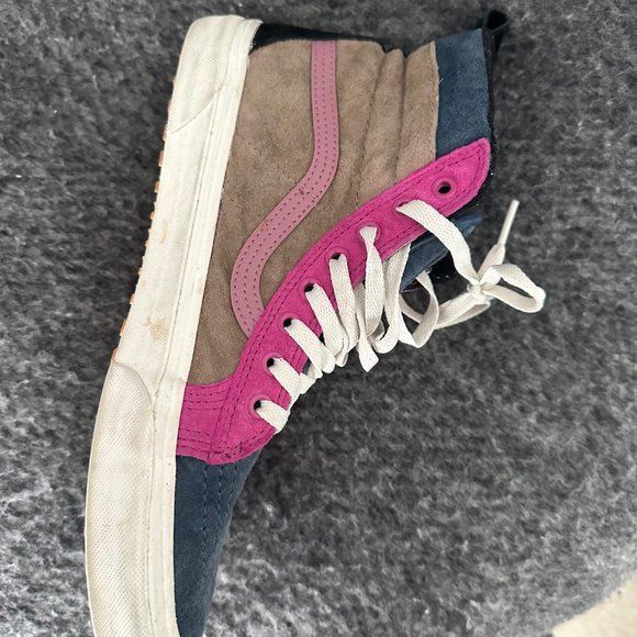 Limited Edition VANS - SK8-HI RECONSTRUCT SHOE - Picture 3 of 11